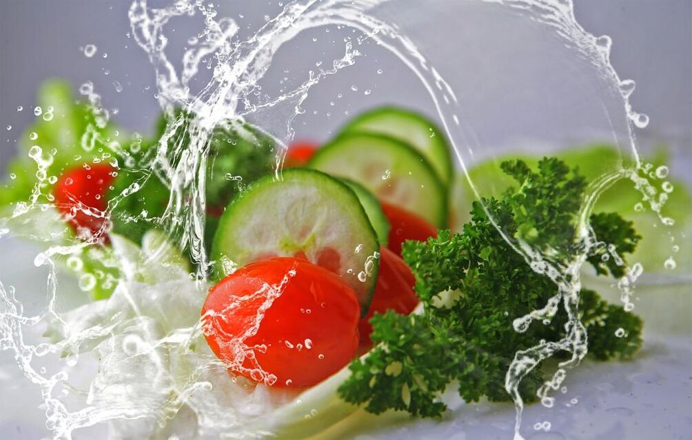 건강한 음식과 물은 체중 감량에 필요한 중요한 요소입니다. 